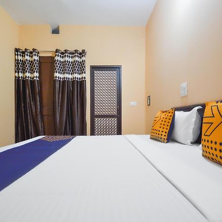 สปอต ออน 61033 โฮเต็ล ไดมอนด์ Hotel Sohana ภายนอก รูปภาพ