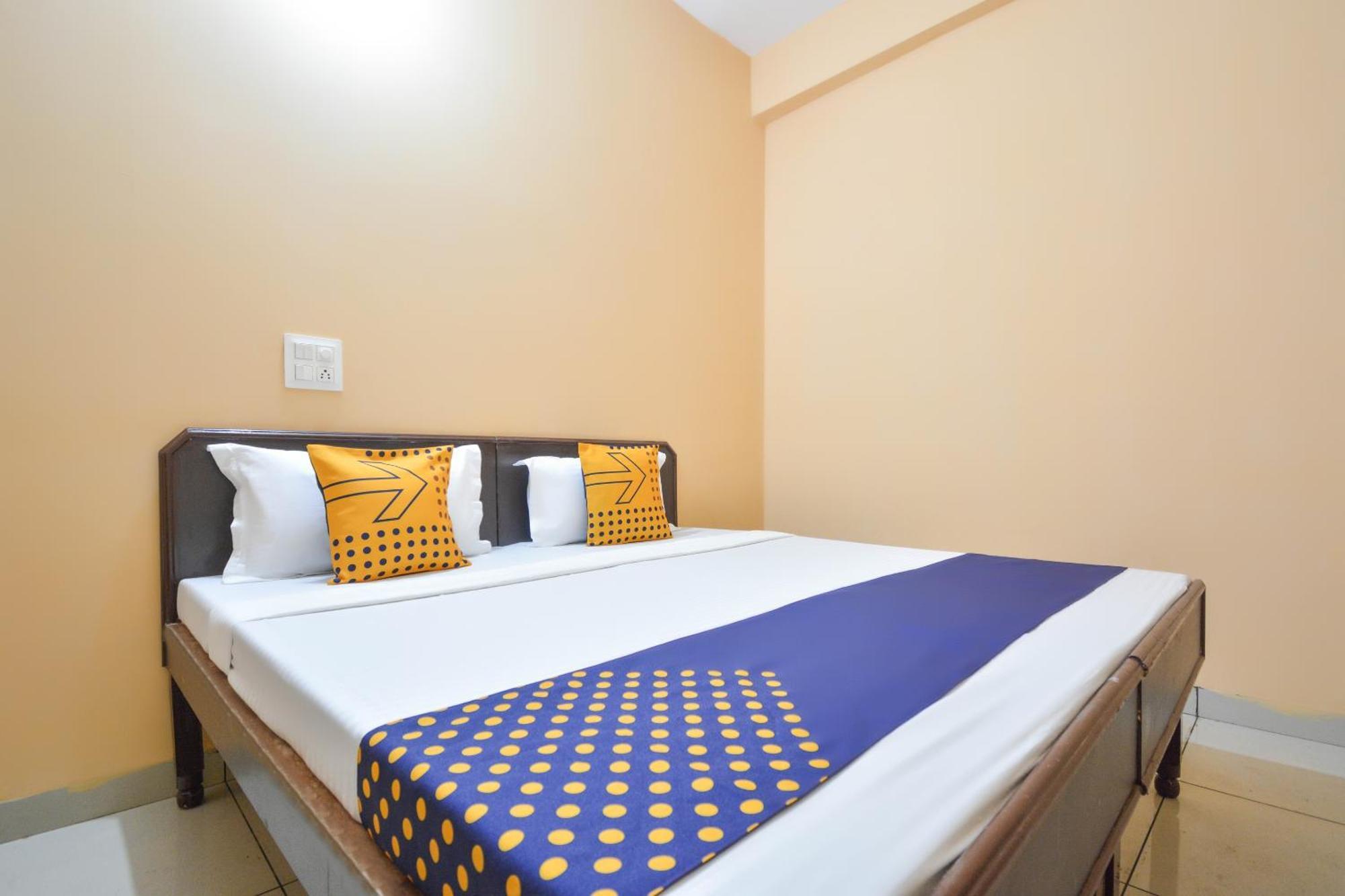 สปอต ออน 61033 โฮเต็ล ไดมอนด์ Hotel Sohana ภายนอก รูปภาพ