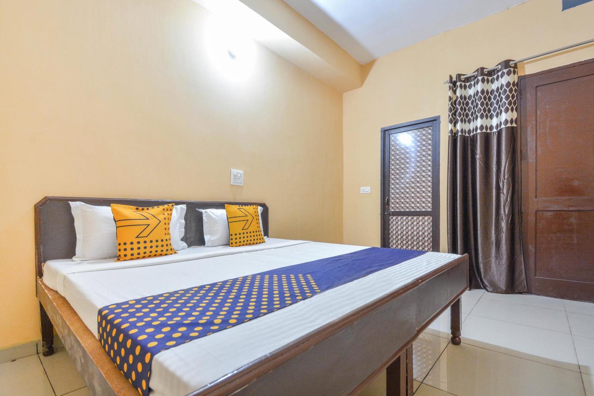 สปอต ออน 61033 โฮเต็ล ไดมอนด์ Hotel Sohana ภายนอก รูปภาพ