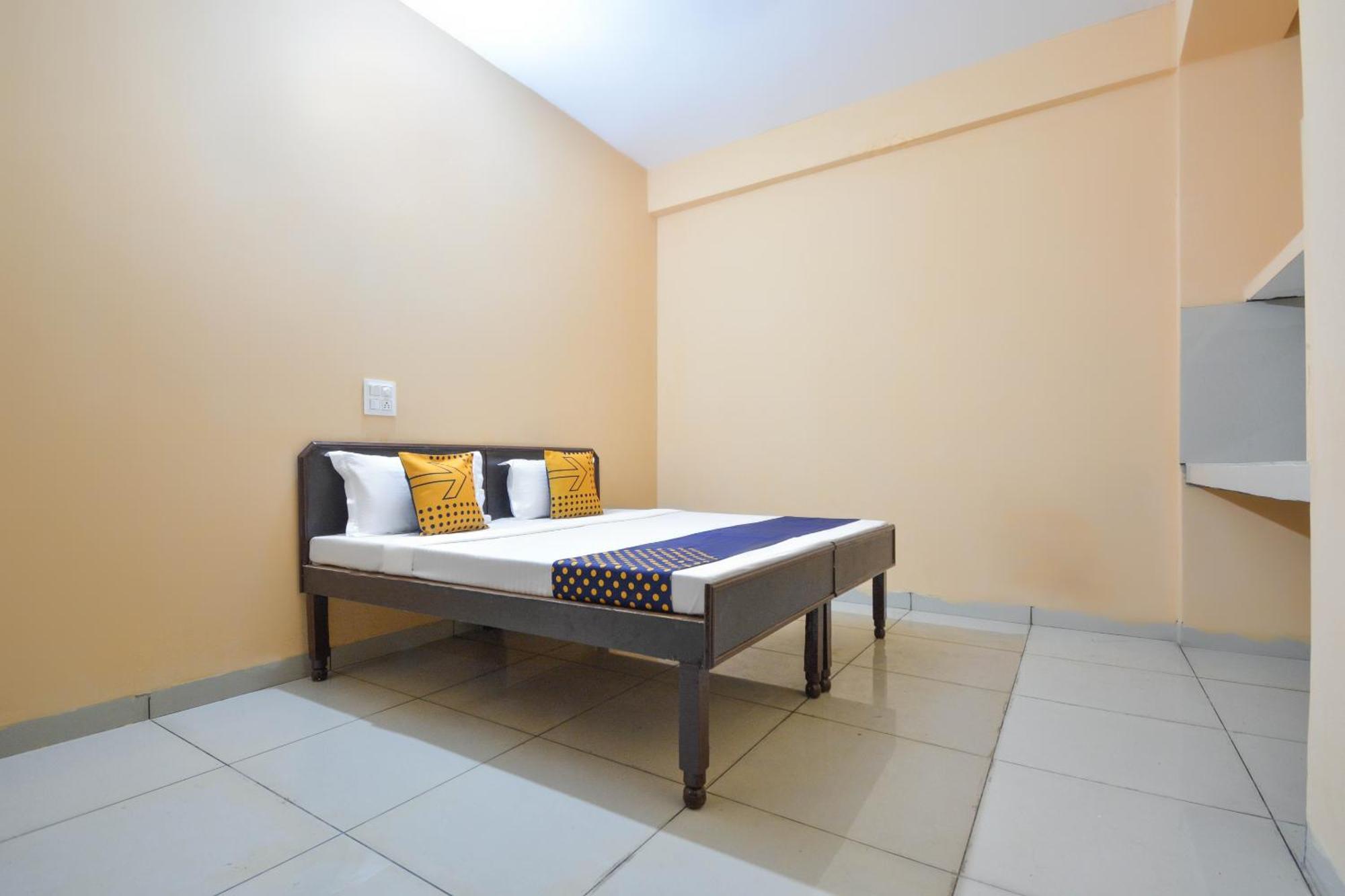 สปอต ออน 61033 โฮเต็ล ไดมอนด์ Hotel Sohana ภายนอก รูปภาพ