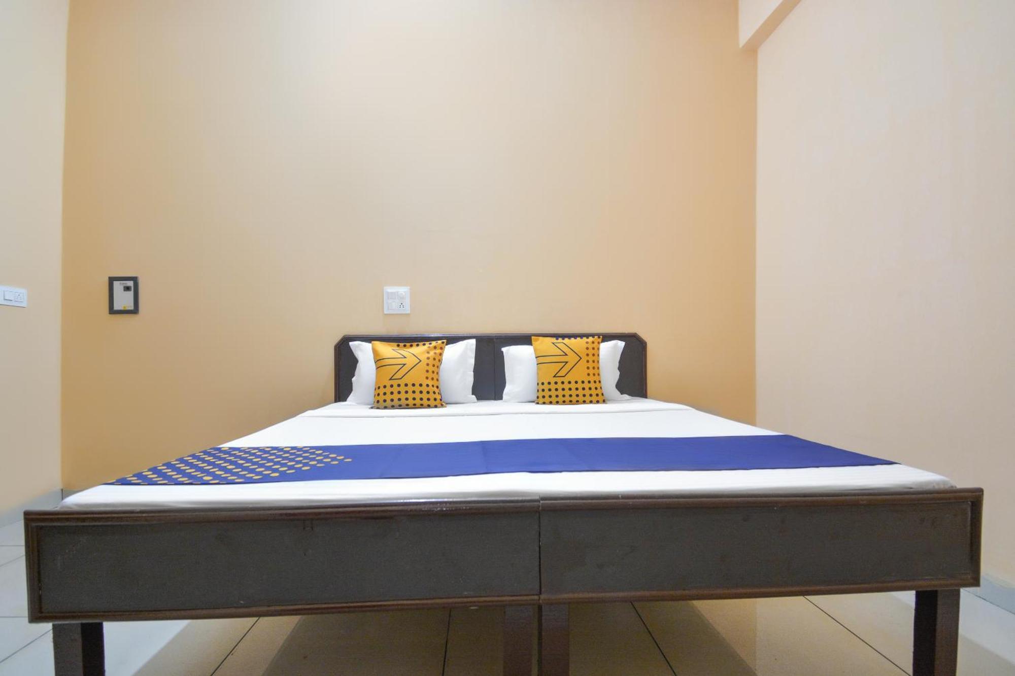 สปอต ออน 61033 โฮเต็ล ไดมอนด์ Hotel Sohana ภายนอก รูปภาพ