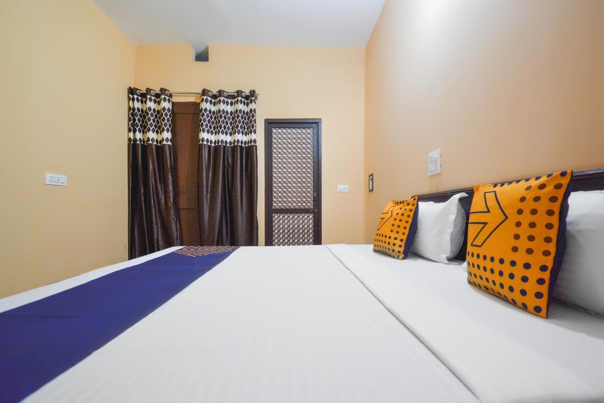 สปอต ออน 61033 โฮเต็ล ไดมอนด์ Hotel Sohana ภายนอก รูปภาพ